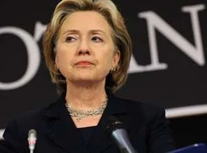 Clinton'dan Kaddafi'ye iktidarı bırakma çağrısı