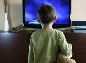 Çocuğunuz 3 yaşından önce TV izlememeli