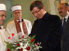 Davutoğlu, İskeçe'de tekbirlerle karşılandı