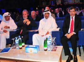 Davutoğlu Katar'da Arap aydınlara seslendi