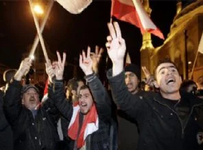 Dera'da 20 bin kişi cenaze töreninde