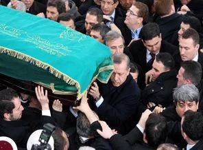 Erbakan'ı kimler uğurladı