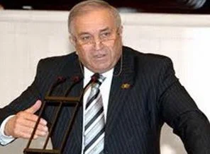 Erbakan'ın iyi anılmasından şikayetçi