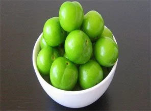 Erkenci erik kilosu 200 TL'den alıcı buldu