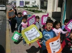 Finike''de minikler sigaraya hayır dedi aed
