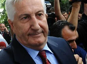 Gereğini yap, yoksa biz yaparız