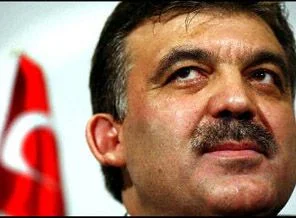 Gül, bir hükümlünün cezasını kaldırdı