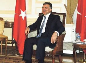 Gül'den Mısır ordusuna 'demokrasi' çağrısı