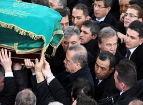 Gül ve Erdoğan da omuz verdi
