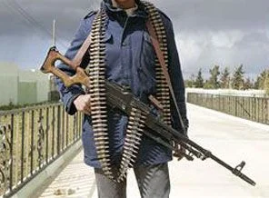 Hollandalı askerler Libya'da rehin alındı