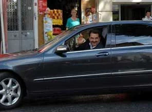 İbrahim Tatlıses başından silahla vuruldu