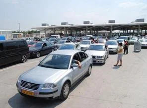 İltica başvurusunda bulunanların sayısı azalıyor