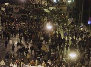 İsyan ateşi Balkan ülkelerine yayılıyor