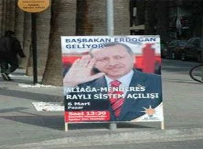 İzmir'de afiş krizi