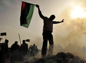 Kaddafi güçleri direnişçileri sıkıştırıyor