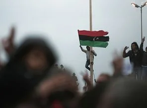 Kaddafi, Saddam'ın manevrasını deniyor