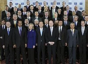 Kaddafi'ye 'sürgün' çağrısı