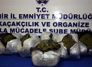 Kredi kartı yüzünden, esrar kuryecisi oldu