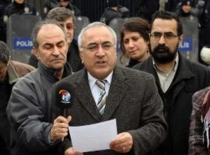 Libya Büyükelçiliği önünde protesto