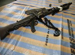Litvanya'da paketten suikast silahı çıktı