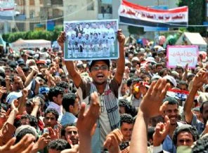 Muhalifler Kaddafi güçlerini püskürttü