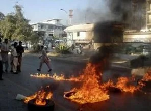 Pakistan'da şiddet: 7 ölü, 35 yaralı