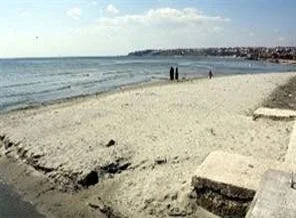 Silivri'de deniz 30 metre çekildi