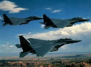 Suriyeli pilotlar Libya'da halkı bombalıyor