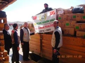 Türk doktorlar Libya'da halkın yanında