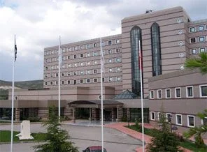 Üniversitenin içki aymazlığı