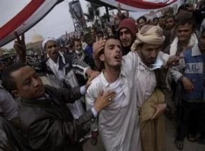 Yemen'de onlarca gösterici öldü