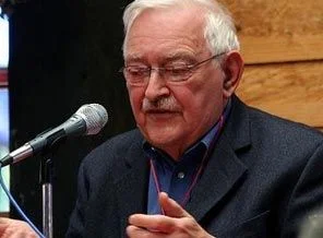 Albright: 'Amerika hantal bir dev'