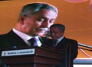 Arınç gözyaşlarına hakim olamadı