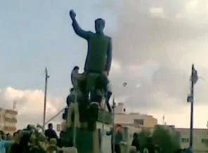 Baba Esed'in heyekeli böyle yıktılar