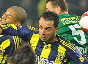 Bursaspor Fener'in liderlerini bitirdi