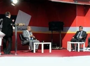 Canlı seçim yayınında silahlar patladı
