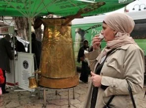 Dünyanın en büyük cezvesi ile yardım