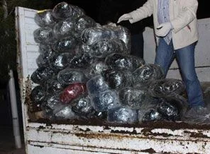 Gübre yüklü kamyonetten 130 kilo esrar çıktı