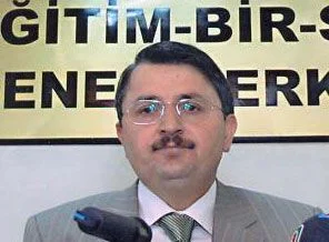Gündoğdu: Gülen'in hizmetleri ancak alkışlanır