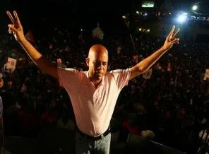 Haiti'ye şarkıcı Başkan