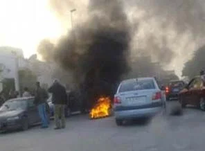 Kaddafi Ecdebiye'ye top ateşi açtı
