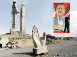 Kars'taki İnsanlık Anıtı kaldırılıyor