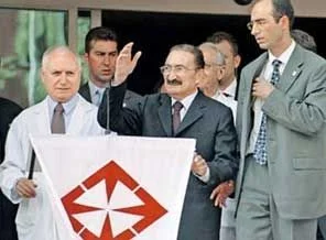 Kendisi Zeka Vakfı Başkanı fakat...