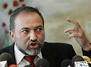 Lieberman İsrail'i soymuş