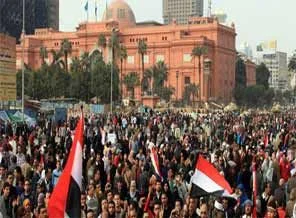 Mısır'da göstericiler Tahrir Meydanı'nda
