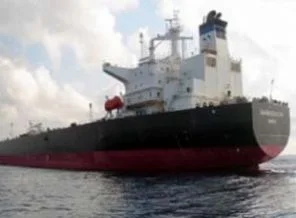 NATO petrol tankerini alıkoydu