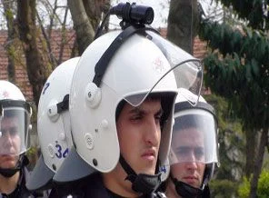 Polislere son teknoloji ürünü kask