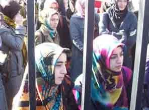 'Rektörün talimatı var, sizi alamayız'