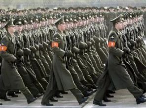 Rus ordusu profesyonelleşerek küçülüyor