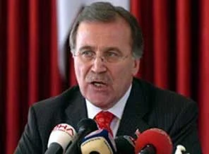 Şahin: 'YSK kararı gözden geçirmeli'